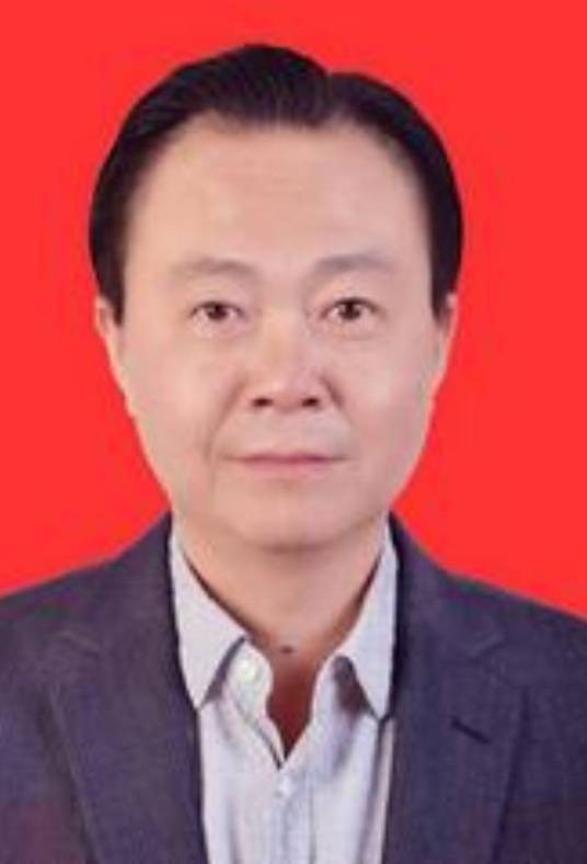 郑华(四川内江高新技术产业开发区党工委原书记、一级调研员)
