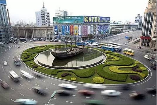 港湾广场(辽宁省大连市中山区港湾广场)