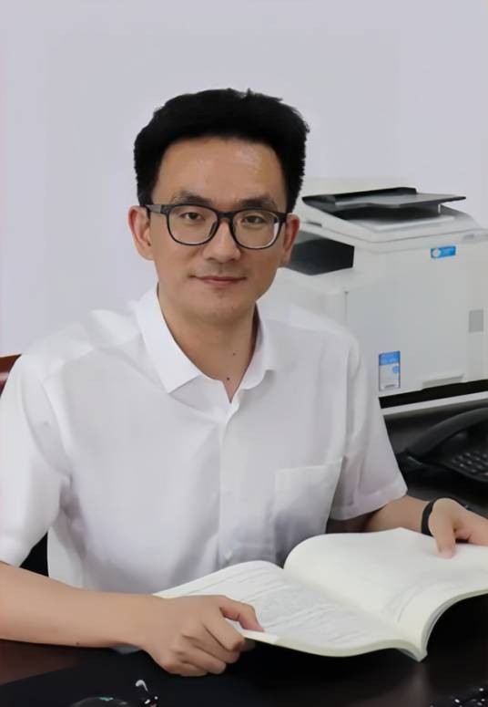 张宝成（中国科学院精密测量科学与技术创新研究院研究员）