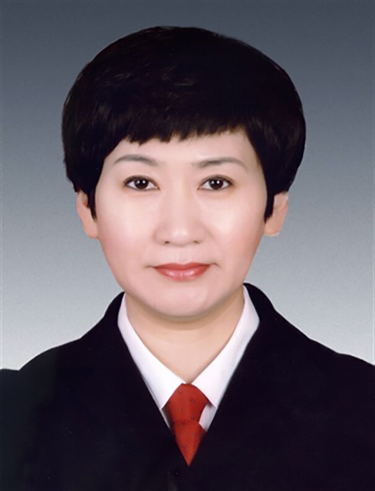 杨玲玲（辽宁省营口市站前区人民政府原党组成员、副区长）