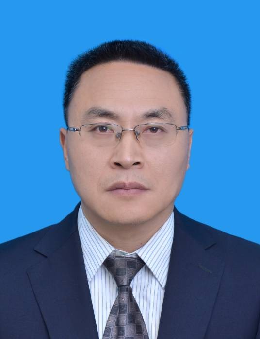 任云峰（中国四川舟达律师事务所管理合伙人、主任律师）