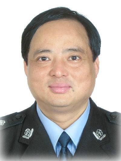 何华新(江西省南昌市青山湖区人民政府原党组成员)