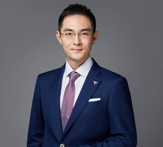曹鹏（上海长征医院脊柱外科主任医师）