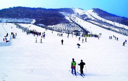 大连欢乐雪世界滑雪场