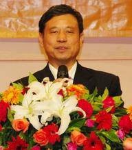 叶志坚（东莞市糖烟酒集团有限公司董事长兼总裁）