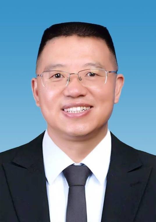 王忠心（贵州省遵义市公共资源交易中心党组成员、副主任）