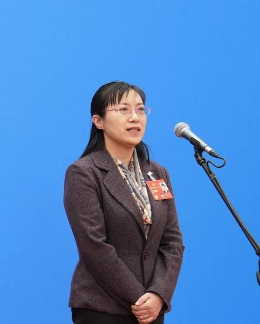 杨洋（第十四届全国政协委员，中国残联第八届主席团兼职副主席，中国残联第八届执行理事会理事）