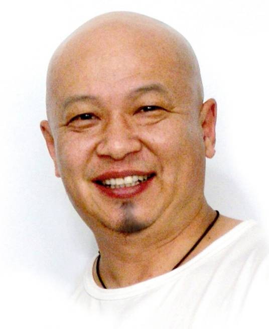 秦岭（辽宁省美术家）