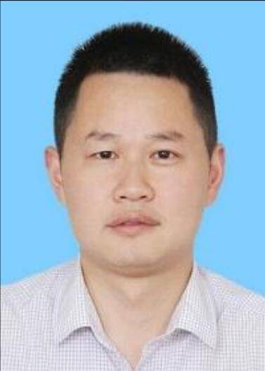 邓文明(四川省巴中市财政局党组成员、副局长)