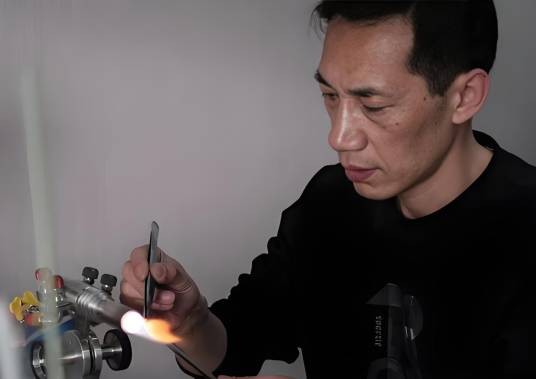 孙磊（中国琉璃葡萄孙传人）