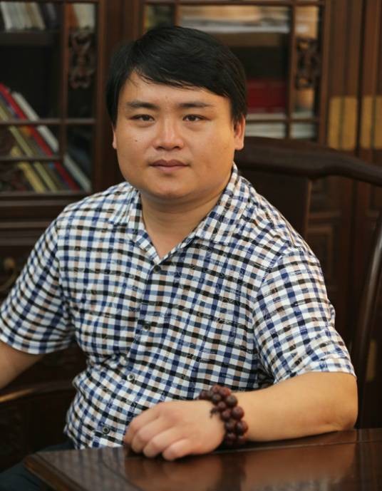 陈渊(中国宜兴市民间紫砂陶瓷艺术馆馆长兼创始人)