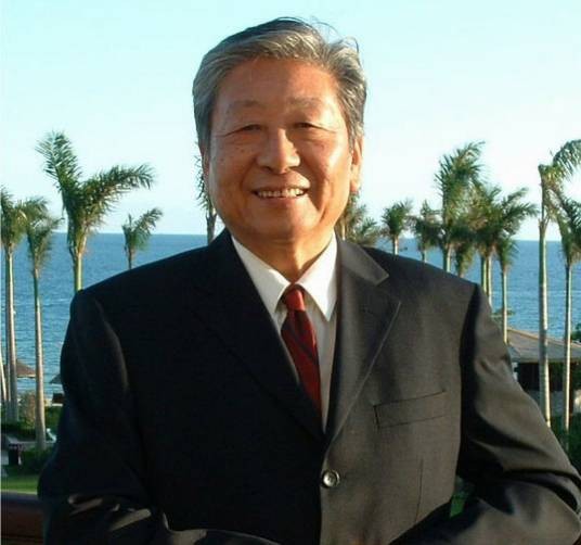 梁伯龙