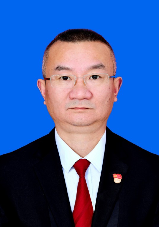 尹忠(内江市市中区纪委副书记、监委副主任)