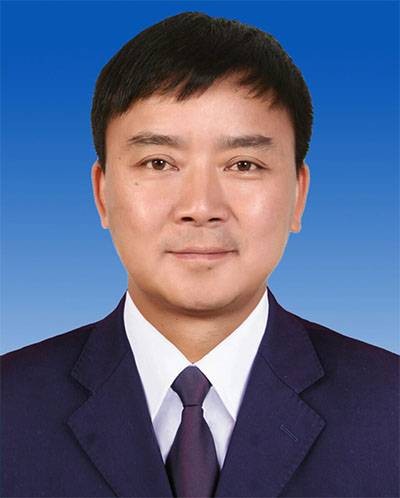 张挺(云南省大理州祥云县委副书记、县长)