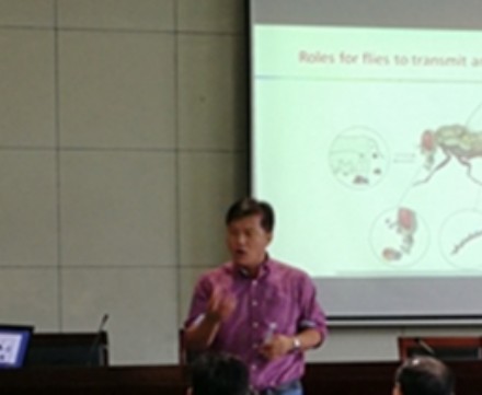 王成明(奥本大学兽医学院终身教授)