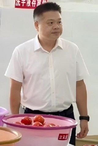 叶海峰（广西壮族自治区柳州市融水苗族自治县委副书记，县人民政府副县长、代理县长）
