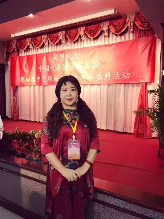 张晓慧（中国书画研究院高级美术师）