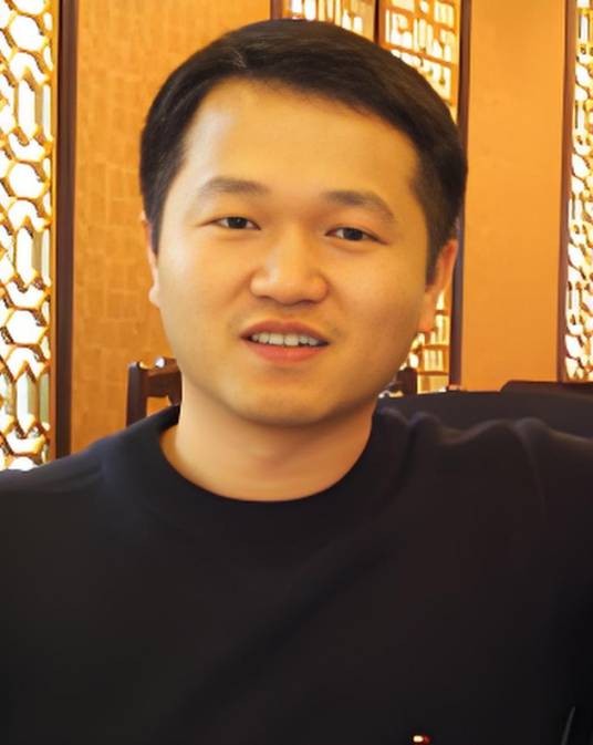 陈实（美国微生物科学院院士，武汉大学药学院教授）