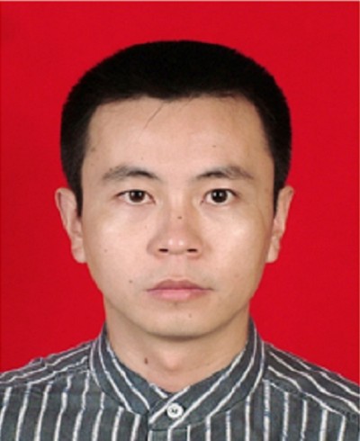 张驰(西华大学中心主任、原川师大副教授)