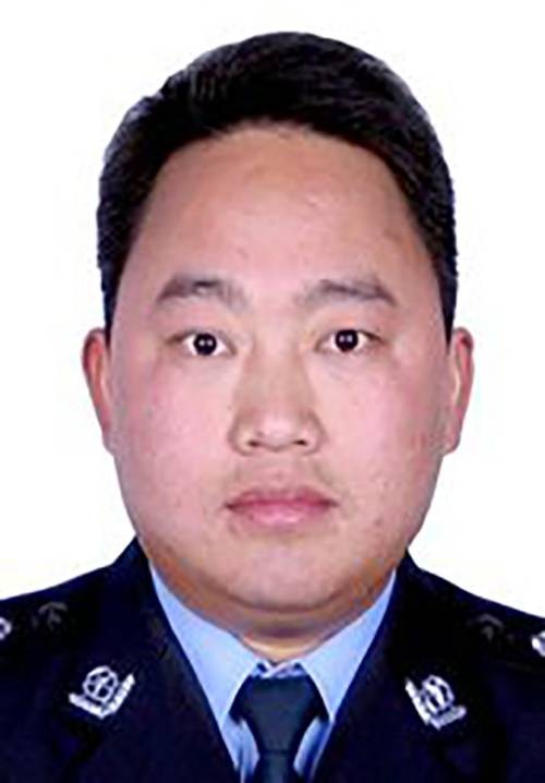 徐远安(湖北省恩施土家族苗族自治州宣恩县公安局党委委员、副局长、一级警长)