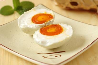 咸鸭蛋(中国特色菜肴)