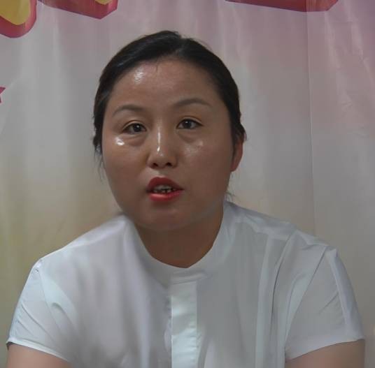 彭霞（江西省萍乡市商务局党组成员、副局长）