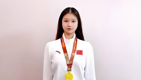 张静怡（中国技巧运动员）