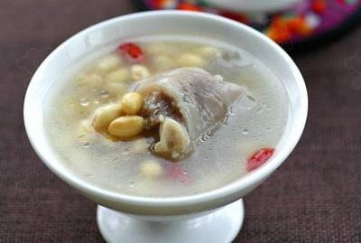 黄豆猪蹄汤