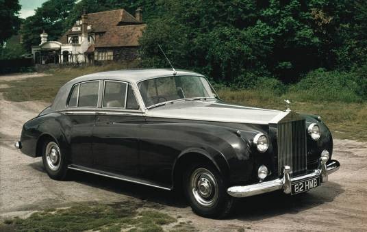 劳斯莱斯银云（劳斯莱斯1955年推出的豪华轿车）