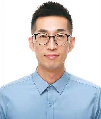 李德明（吉林外国语大学副教授）