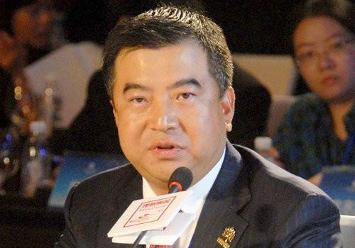 王岩（中国前招商证券总裁、现人和商业控股董事长）