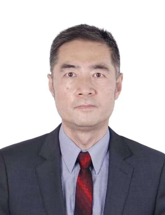 程雷（中华人民共和国外交部驻澳门特别行政区特派员公署副特派员）