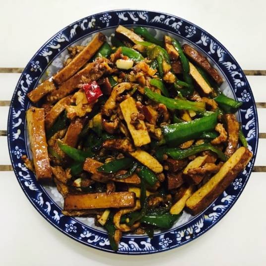 青椒香干炒肉
