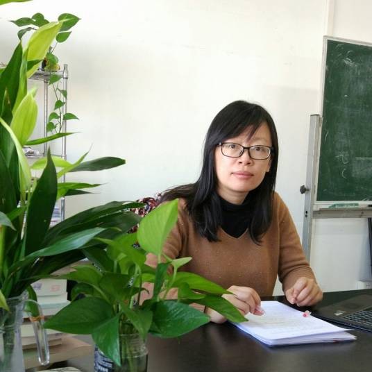 熊燕（中国人民大学文学院副教授）