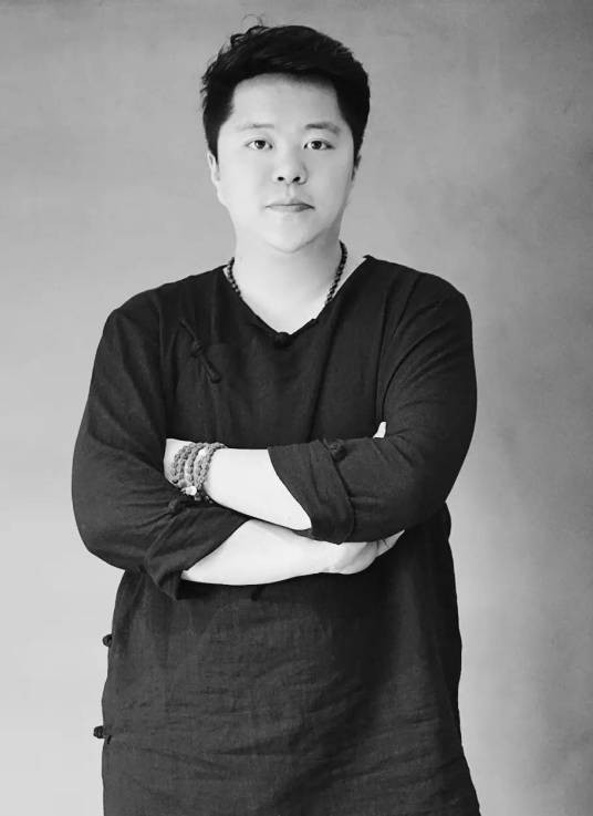 张弓（青年男中音歌唱家）