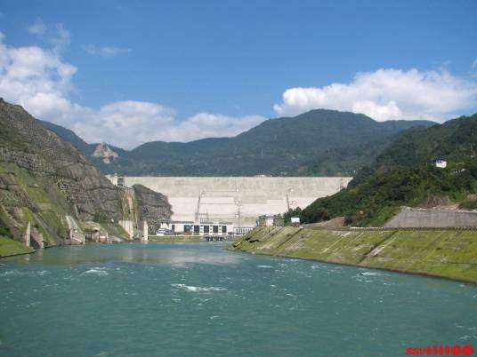 紫坪铺水库