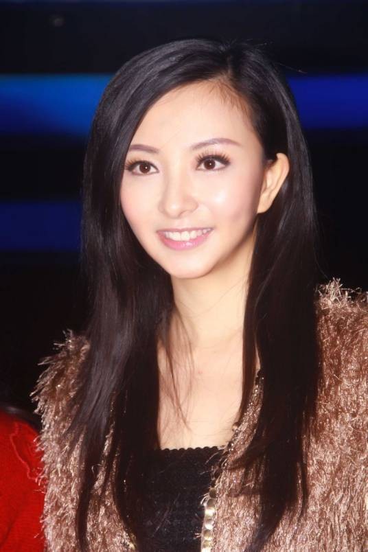 张曼莉（中国内地女歌手、主持人）