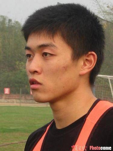 李天天（中国足球运动员）