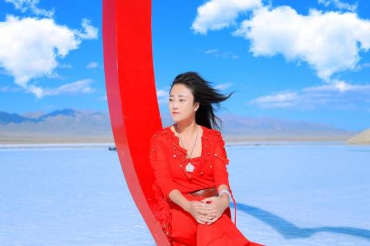 黎阳（著名新生代女作家、演讲家）