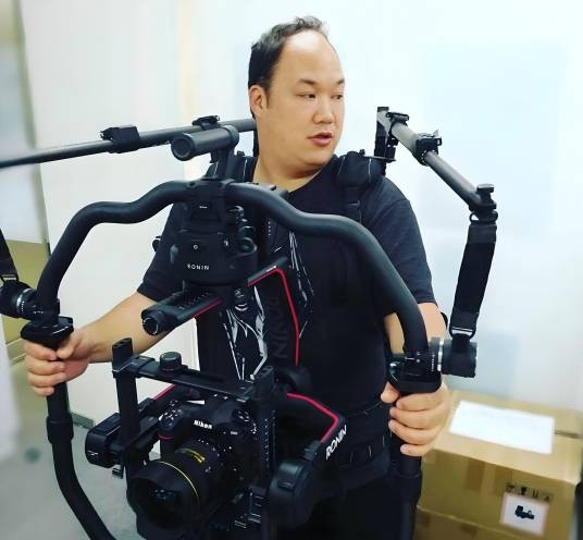 许怀谷（中国香港男导演，POWERUP MOTION董事，许冠杰次子）