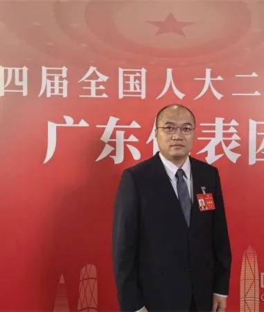 郑杰（第十四届全国人大代表、广东省茂名农垦集团有限公司科技生产部部长）