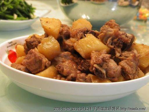 土豆烧排骨