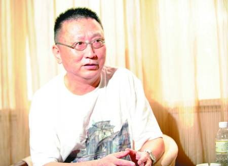 柏桦（西南交通大学中文系教授）