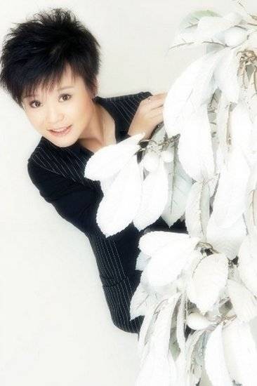 陈礼雪（李宇春侄女，2006年《超级女声》参赛选手）