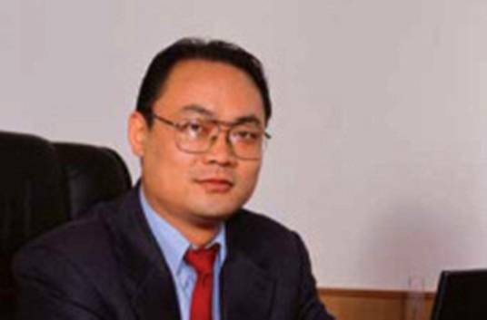 卢振宇（瑞慈医疗服务控股有限公司执行董事兼行政总裁）