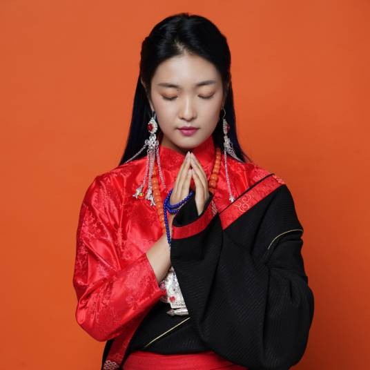 德德（中国女歌手）