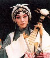雷英（天津青年京剧团京剧旦角杰出演员）