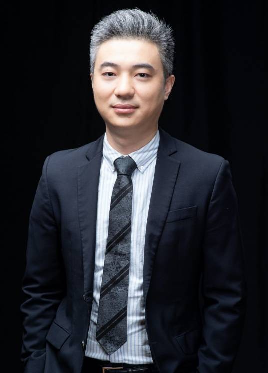 肖博文（哥伦比亚大学物理学博士）