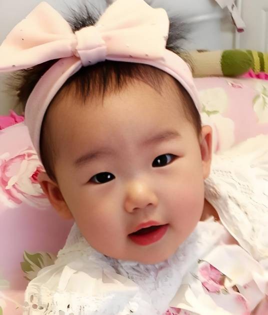 小米粒（伊能静和秦昊的女儿）
