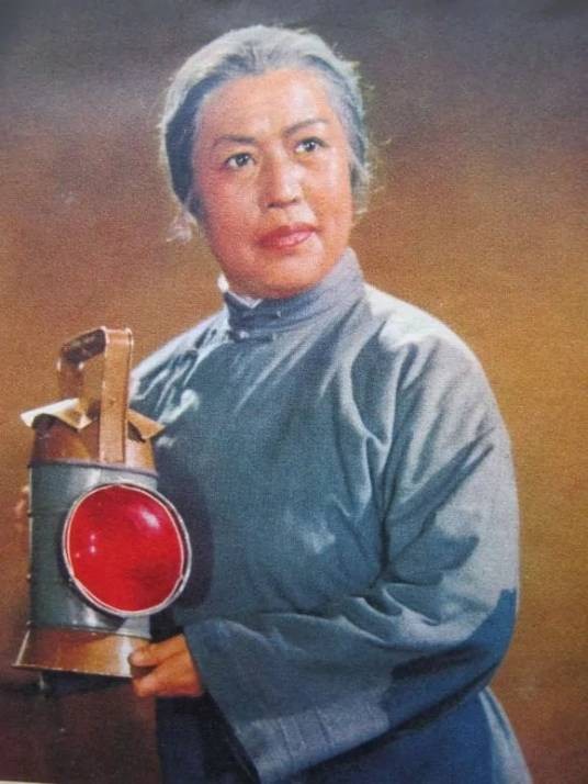 李奶奶（京剧《红灯记》中的主要角色）